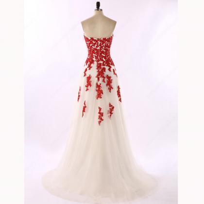 Lace Appliques Sweetheart Floor Length Tulle..