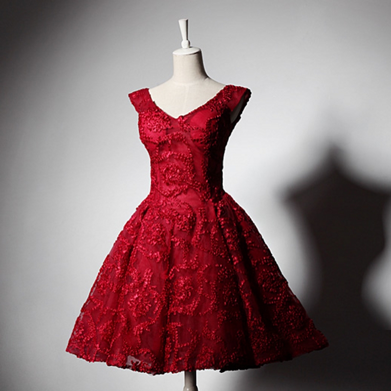 Red Short V-neck Tulle Homecoming Dresses Appliques Lace Cocktail ...